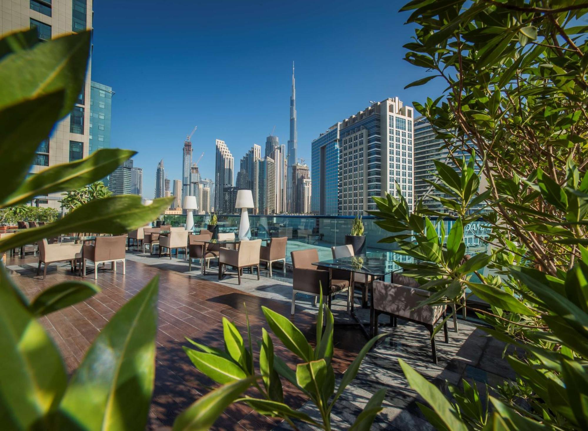 Radisson Blu Hotel, Dubai Waterfront Esterno foto